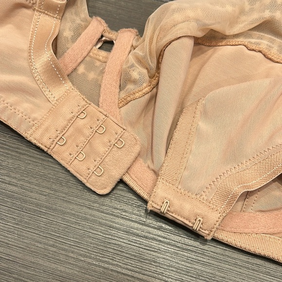 Wacoal Respect Fuller Figure Bra - Picture 7 of 9